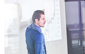 精选优质管理课程，助你管人理事全程无忧